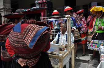 Dayabhai demonstrates in Cusco